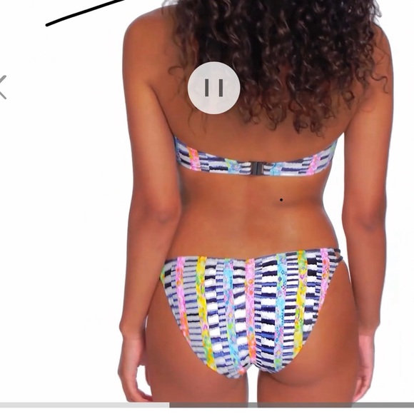 Bikini - Picture 3 of 3